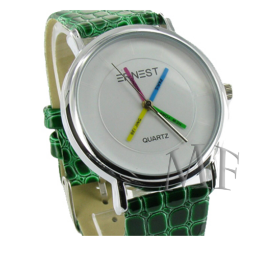 montre fantaisie couleur vert jade - un look élégant